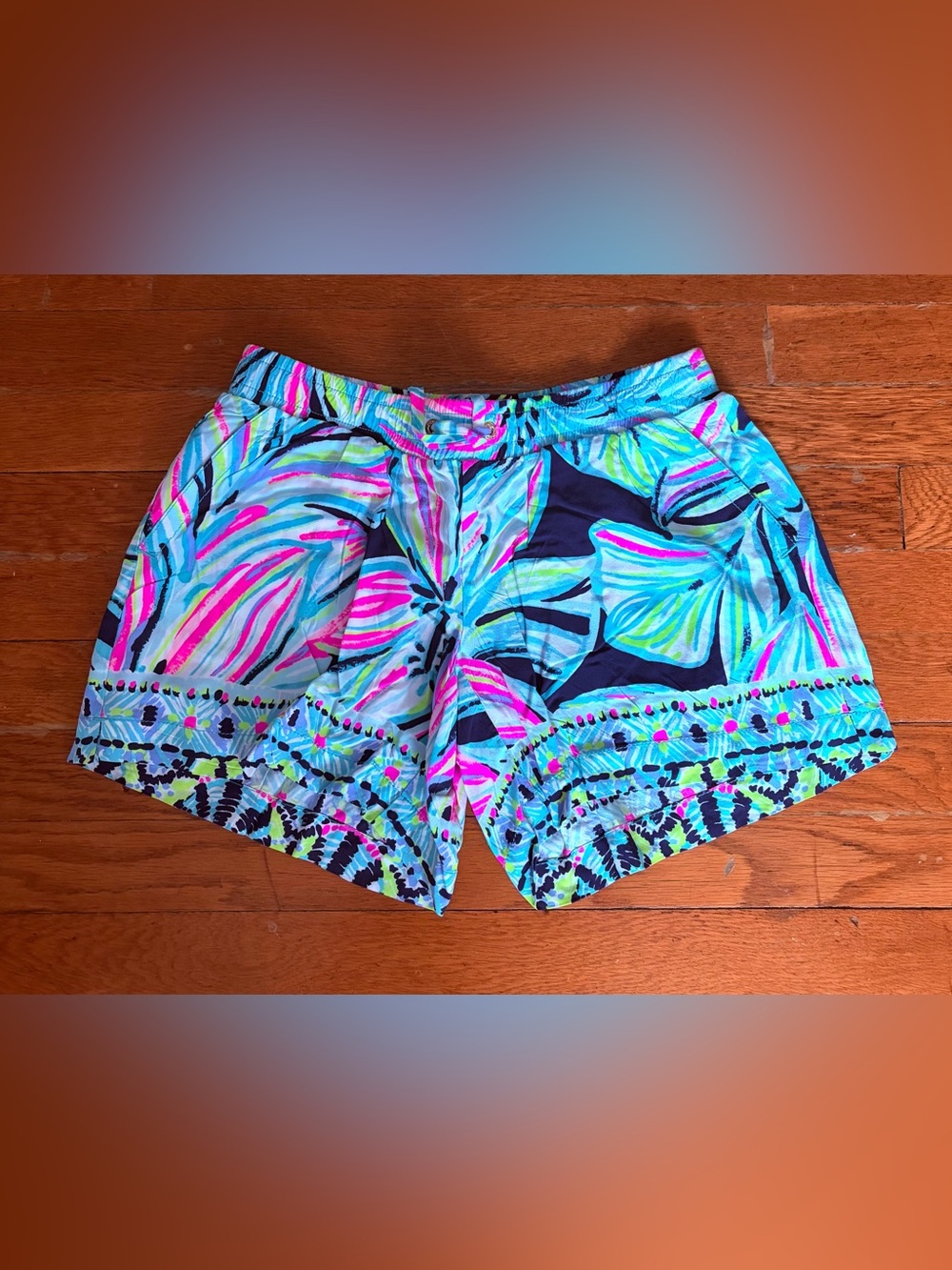 Lilly Pulitzer Multi-Color Tropical Leaf Athletic Shorts